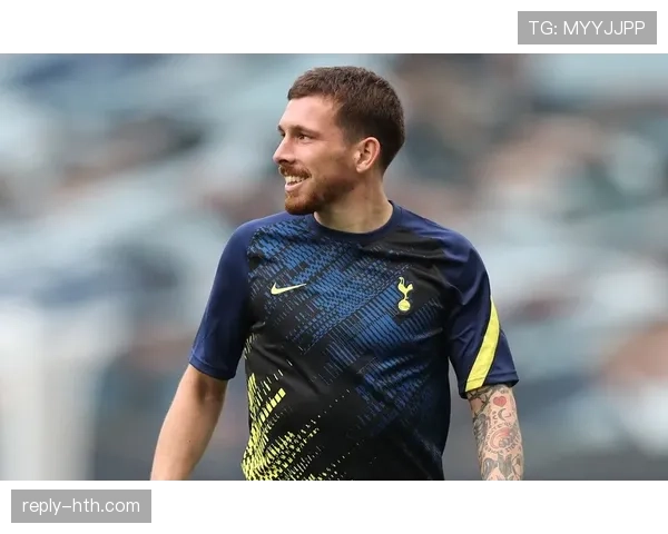 霍伊别尔展现全能表现,崛起为球队中场新核心 霍伊别尔展现全能表现,崛起为球队中场新核心