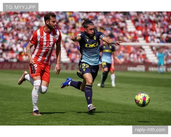 西甲明星球员转会市场热度飙升，多家豪门争相抢购表现亮眼
